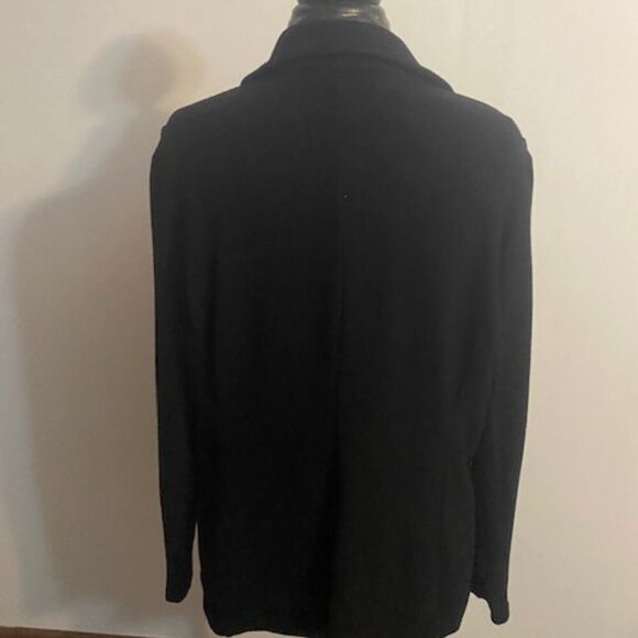 Tahari Black Knit 3 button front pockets blazer, size 1X - Picture 3 of 5